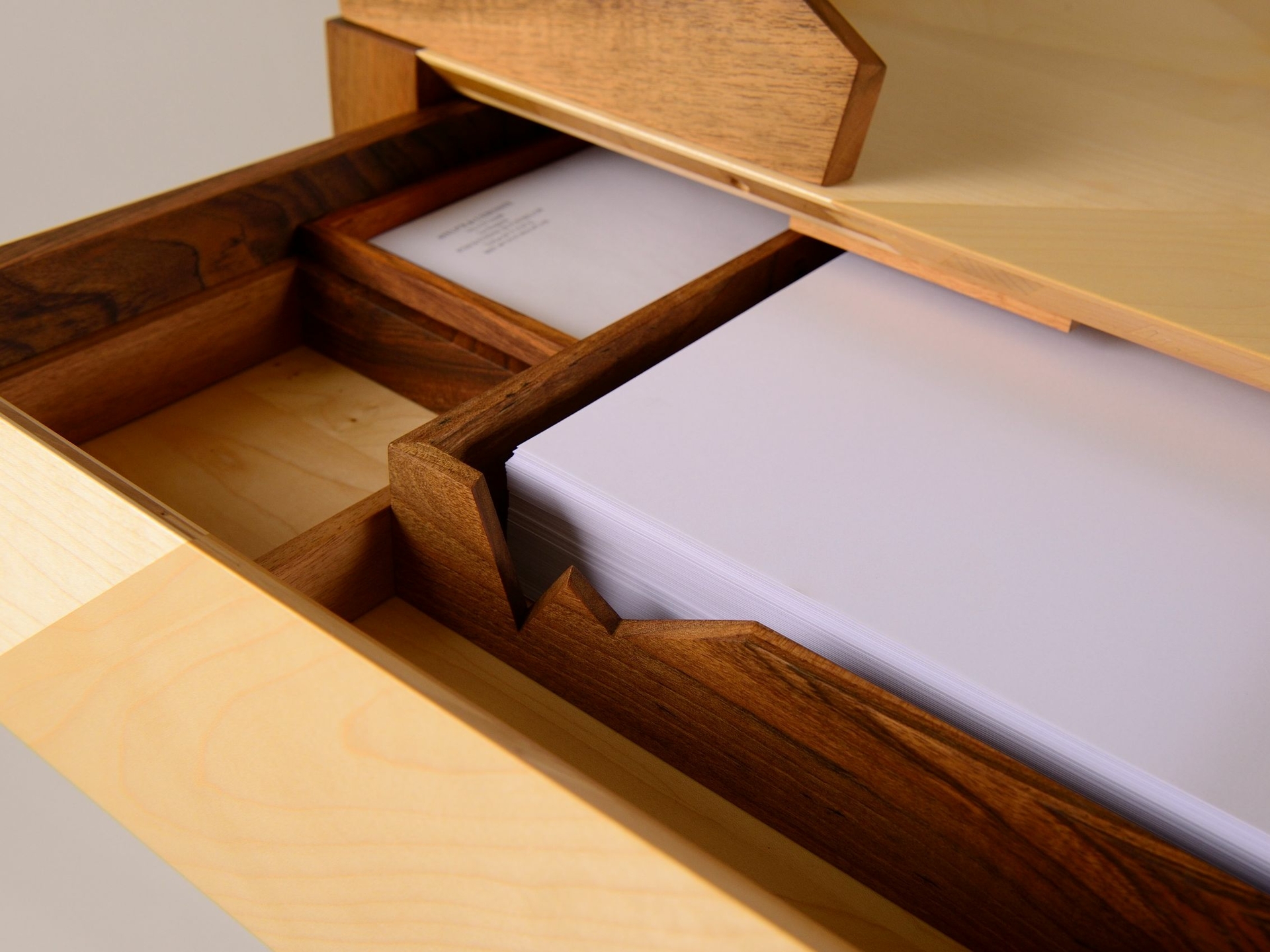 Bureau JAUJAC - Atelier Vallon artisan ébéniste en Ardèche 03