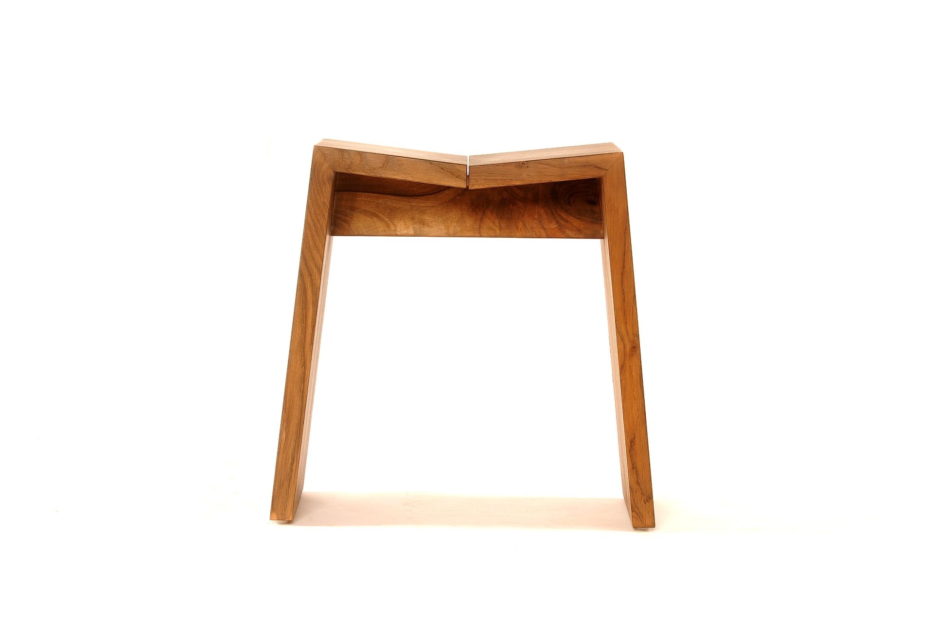 Tabouret bas MEZENC - Atelier Vallon artisan ébéniste Ardèche 01