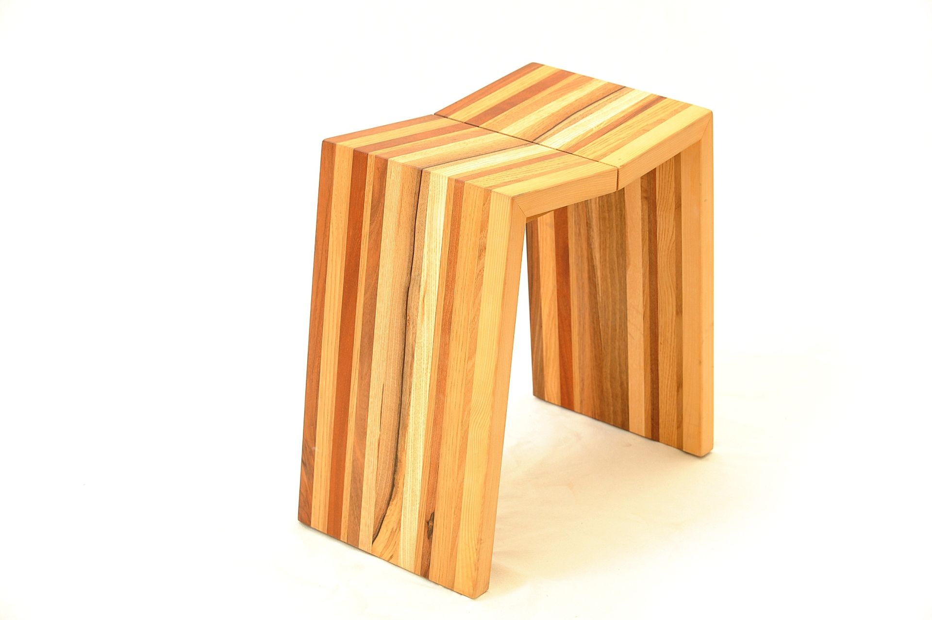 Tabouret bas MEZENC - Atelier Vallon artisan ébéniste Ardèche 07