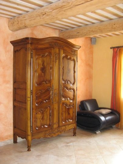 Armoire en noyer massif copie du style provençale - Vallon Joseph Artisan ébéniste en Ardèche