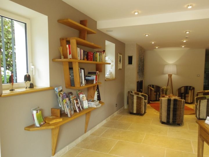 Bibliotheque d&#039;entrée - Hotel 4 etoiles Villa Elisa M à Aubenas en ardeche