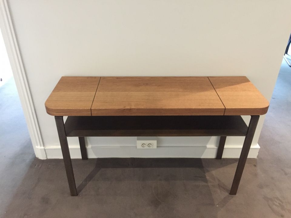 Console style industriel en bois et acier - Paris