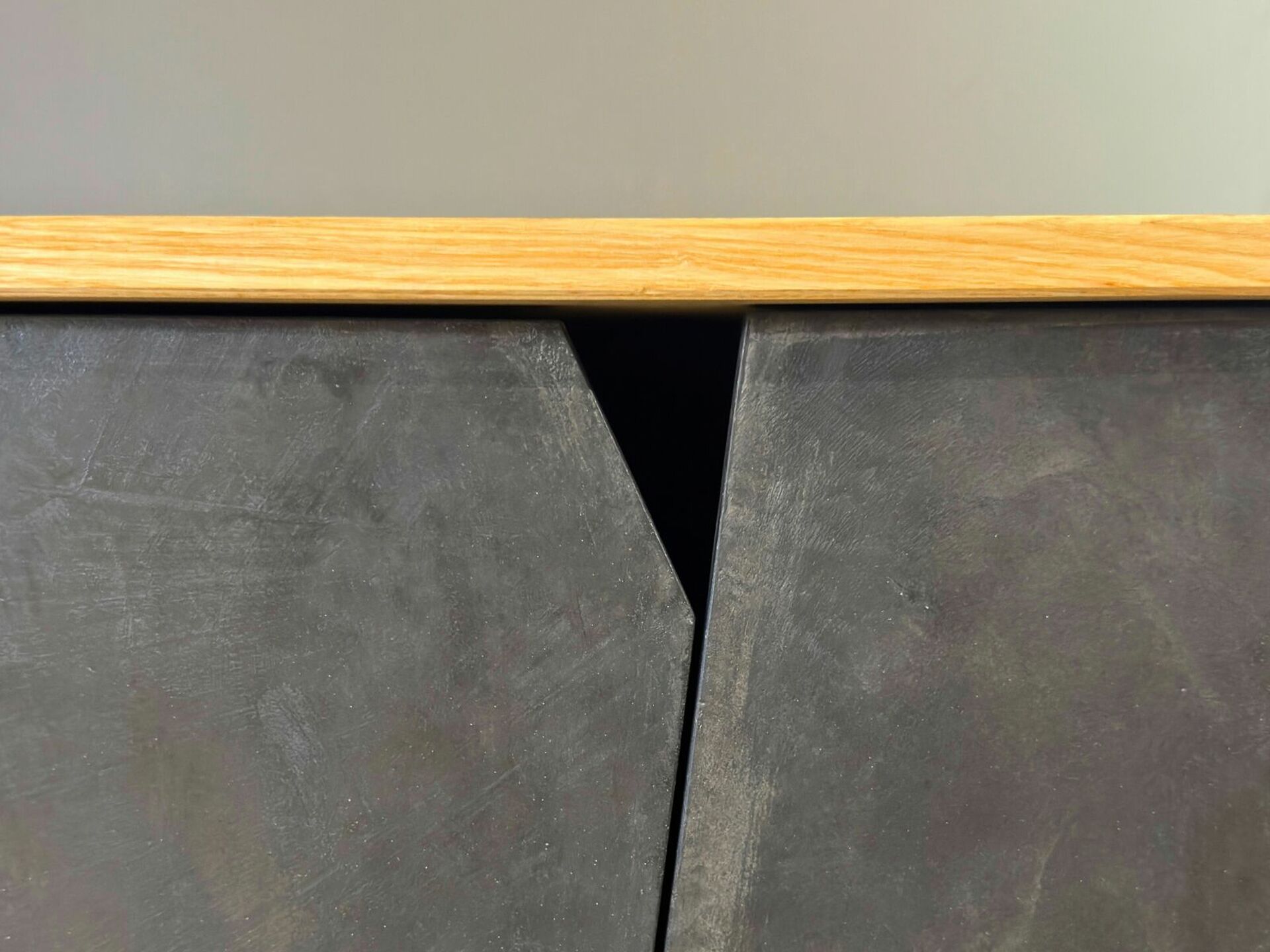 petite armoire kameleon - atelier vallon artisan ébéniste ardèche - 01