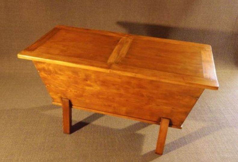 Pétrin meuble rustique et traditionnel de campagne