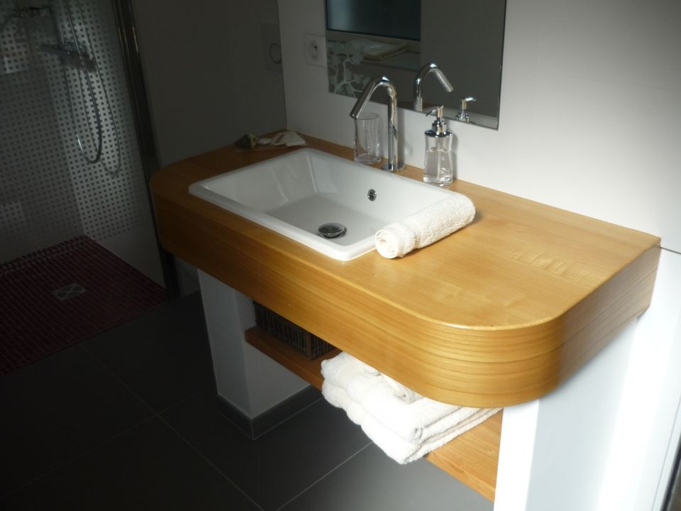 Plan vasque en chataignier - Hotel **** Villa Elisa M à Aubenas - création et réalisation Vallon Joseph Artisan d'art