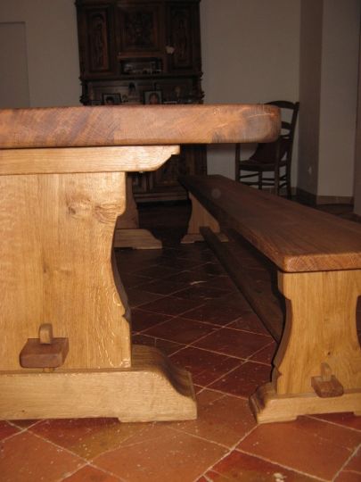 Table monastère et bancs en chêne massif fabrication sur mesure